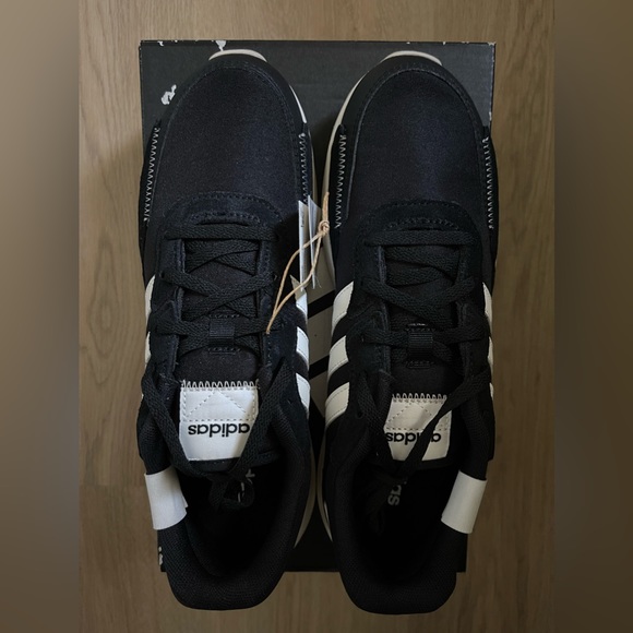 ADIDAS RETRORUN RUNNING SHOES, BLACK/WHITE, WOMEN’S US SIZE 8, NIB - Picture 3 of 6
